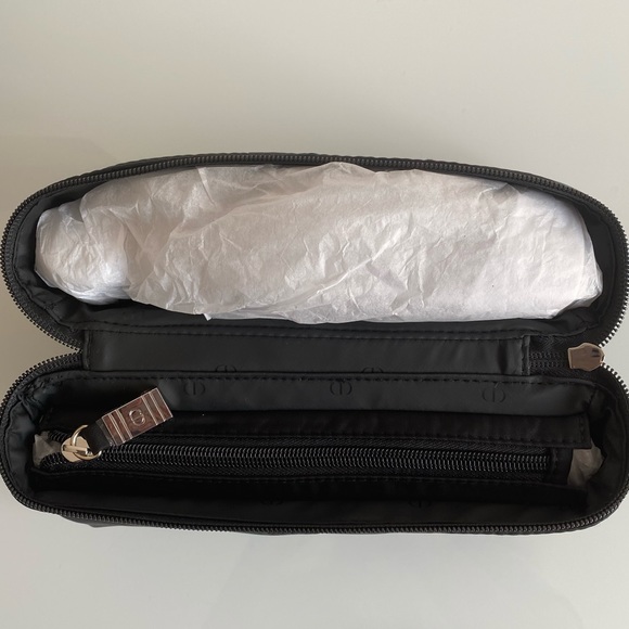 New Dior Toiletry bag - Picture 2 of 8